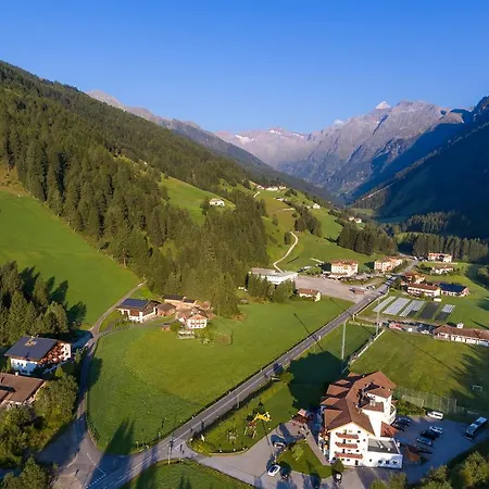 Alpin Hotel Colle Isarco